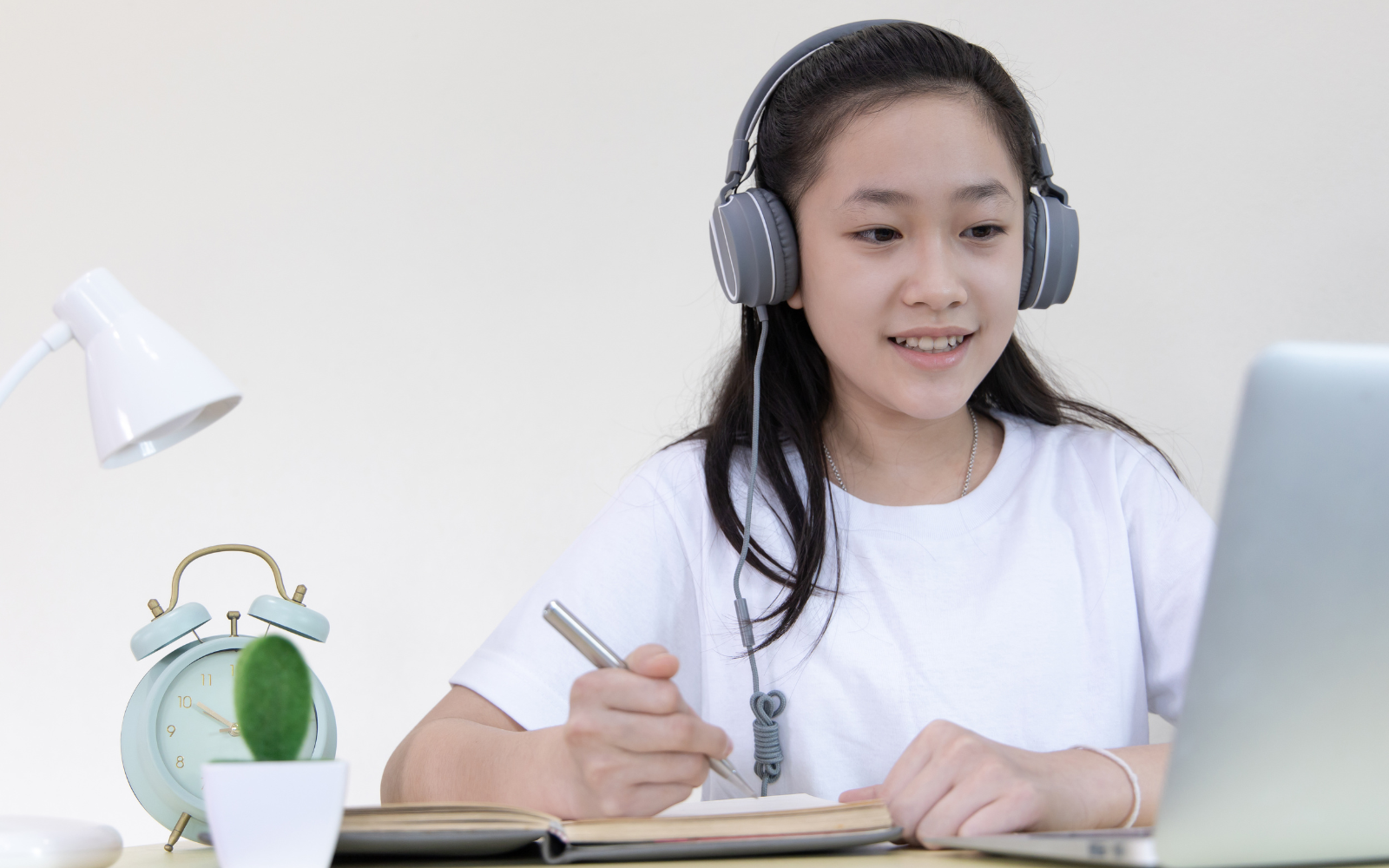 English Tutors Can Help Improve Creative Writing And A Student's Confidence